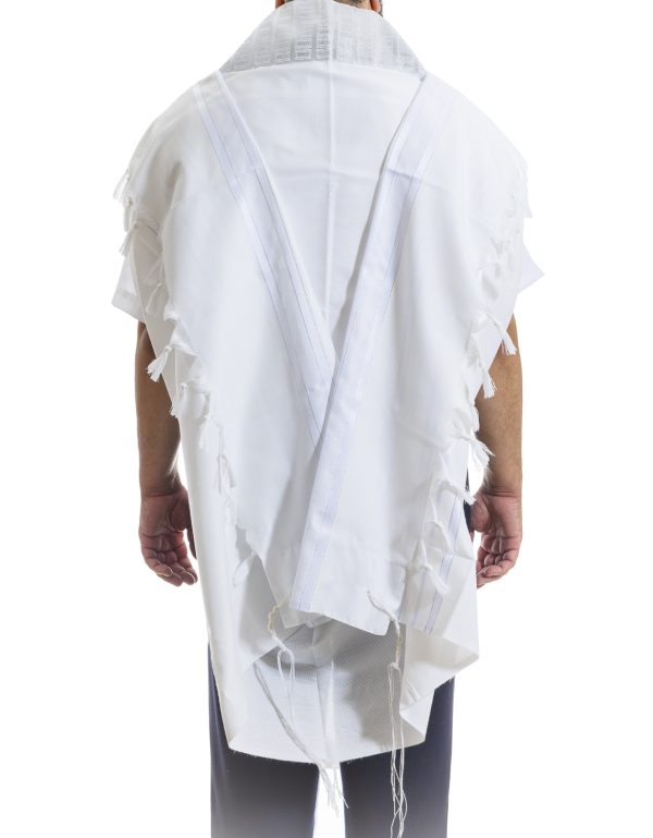 ⁦טלית אקרילן איכותית עם פסים כסופים ועטרה בעיצוב יוקרתי⁩ – תמונה ⁦3⁩