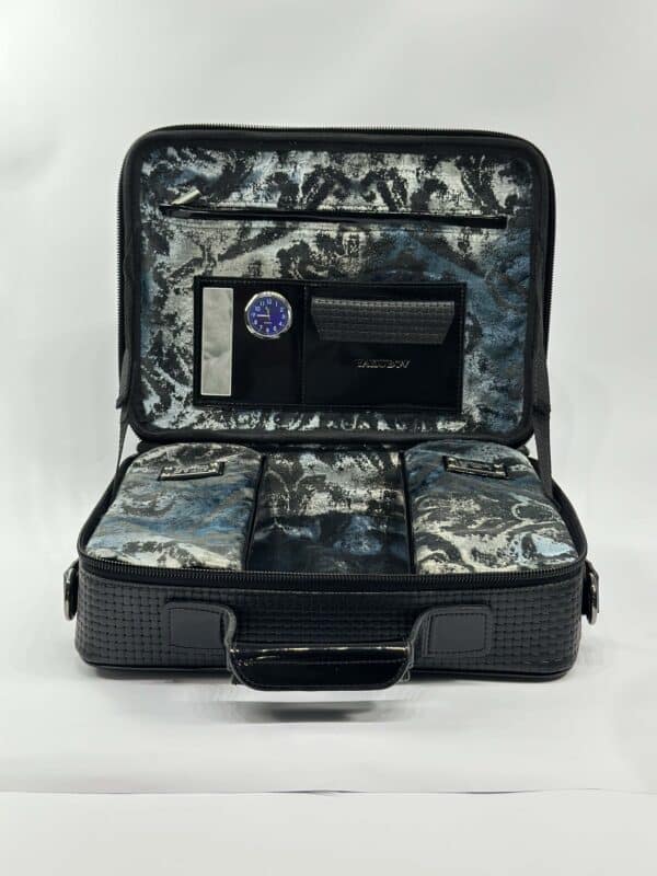 ⁦תיק לטלית ותפילין מעור אמיתי שתי וערב חיצוני ומבפנים בד יוקרתי בגווני כחול⁩ – תמונה ⁦7⁩