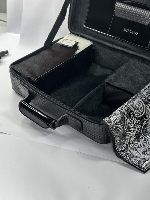 ⁦תיק לטלית ותפילין מעור אמיתי שתי וערב חיצוני עם כיסים עטורי פרווה⁩ – תמונה ⁦9⁩