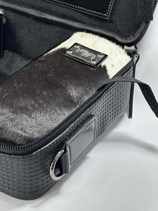 ⁦תיק לטלית ותפילין מעור אמיתי שתי וערב חיצוני עם כיסים עטורי פרווה⁩ – תמונה ⁦6⁩