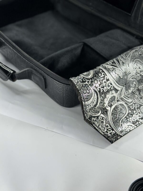 ⁦תיק לטלית ותפילין מעור אמיתי בטקסטורת פיל⁩ – תמונה ⁦3⁩