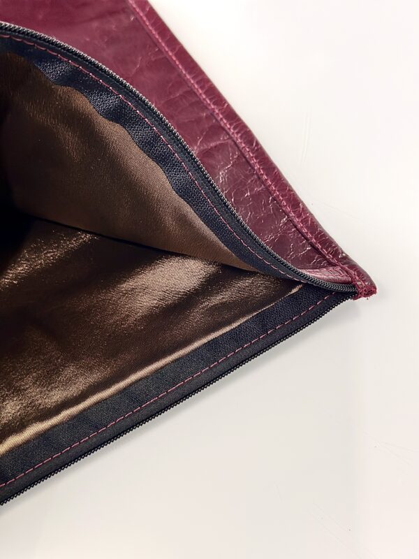 ⁦נרתיק לטלית ותפילין מעור אמיתי בצבע בורדו עמוק⁩ – תמונה ⁦2⁩