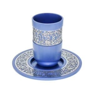 כוס קידוש כחולה עם מגזרת רימונים