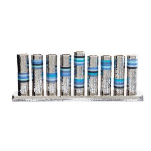 חנוכייה מקנים מאלומיניום מרוקע עם טבעות כחולות