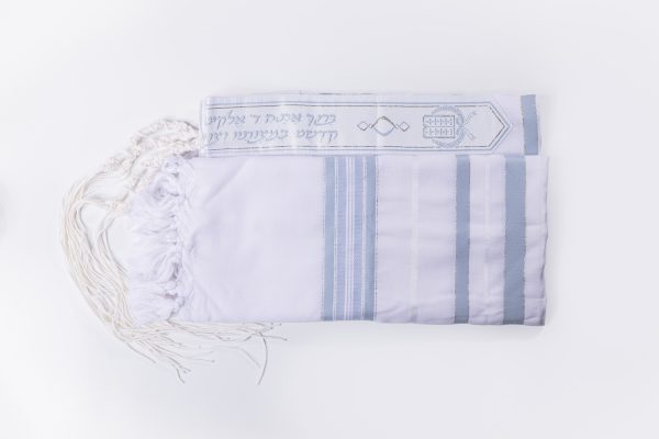 טלית מהודרת מצמר עם פסים בצבע תכלת