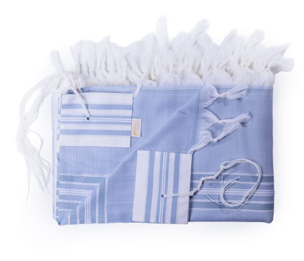 טלית מהודרת מצמר עם פסים בגווני תכלת וכסף