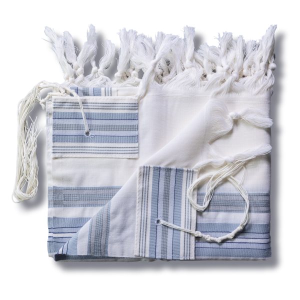 ⁦טלית מהודרת מצמר עם פסים בגווני תכלת ואפור⁩ – תמונה ⁦2⁩