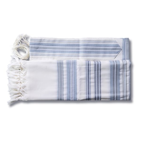 טלית מהודרת מצמר עם פסים בגווני תכלת ואפור