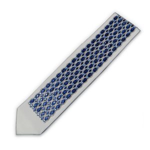 עטרה לטלית בצבע לבן עם אבני קריסטל כחולות וכסופות