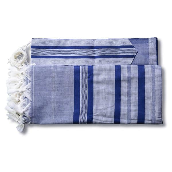 טלית מהודרת מצמר בגווני כחול מבריק וכסף