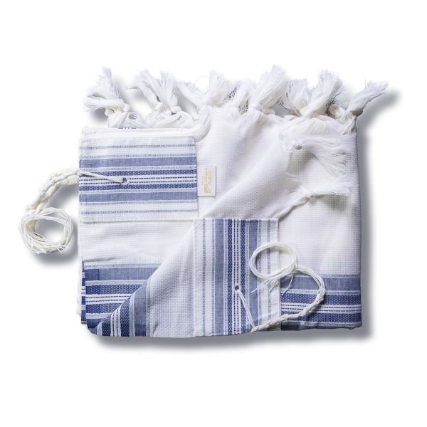 ⁦טלית מהודרת מצמר עם פסים בגווני כחול תכלת וכסף⁩ – תמונה ⁦2⁩